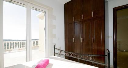 Luxurious Villa Anthi