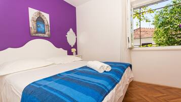 Apartment, 2 Bedrooms, Smoking, Balcony | 3 bilik tidur, katil bayi mudah alih, Wi-fi