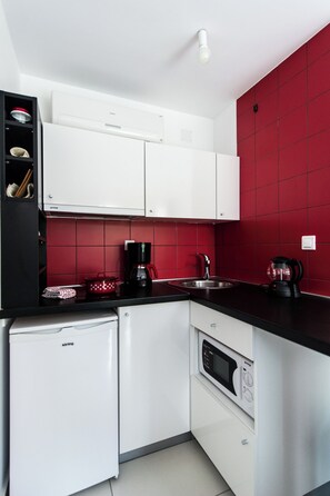 Departamento, 1 habitación, balcón, vista al jardín | Interior