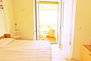 1 camera, ferro/asse da stiro, Wi-Fi, lenzuola