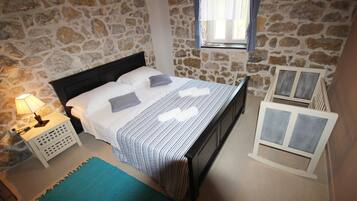 Apartment, 3 Bedrooms, Terrace | 4 bedrooms