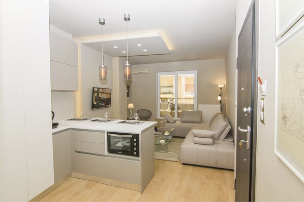 Living area - Contemporary Design In Central Athens (Athens)