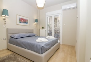 2 bedrooms, bed sheets - Contemporary Design In Central Athens (Athens)