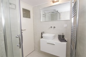 Apartment | Bathroom | Free toiletries, hair dryer, towels, toilet paper - Contemporary Design In Central Athens (Athens)