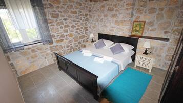 Apartment, 3 Bedrooms, Balcony | 4 bedrooms