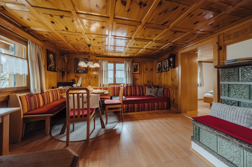 Ferienwohnung Mit Dem Charme Des Montafons. Terrasse Mit Ausblick Auf Die Berge - Gargellen