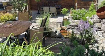Ferienwohnung mit dem Charme des Montafons. Terrasse mit Ausblick auf die Berge