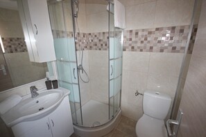 Apartment, 2 Bedrooms, Terrace | Bathroom