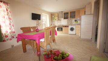 Apartment, 2 Bedrooms, Terrace | Interior