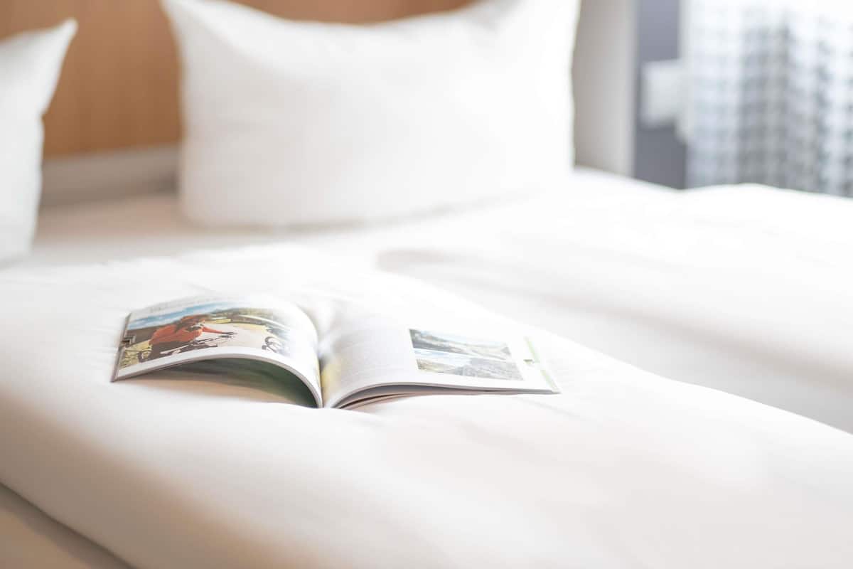 Literie hypoallergénique, coffres-forts dans les chambres