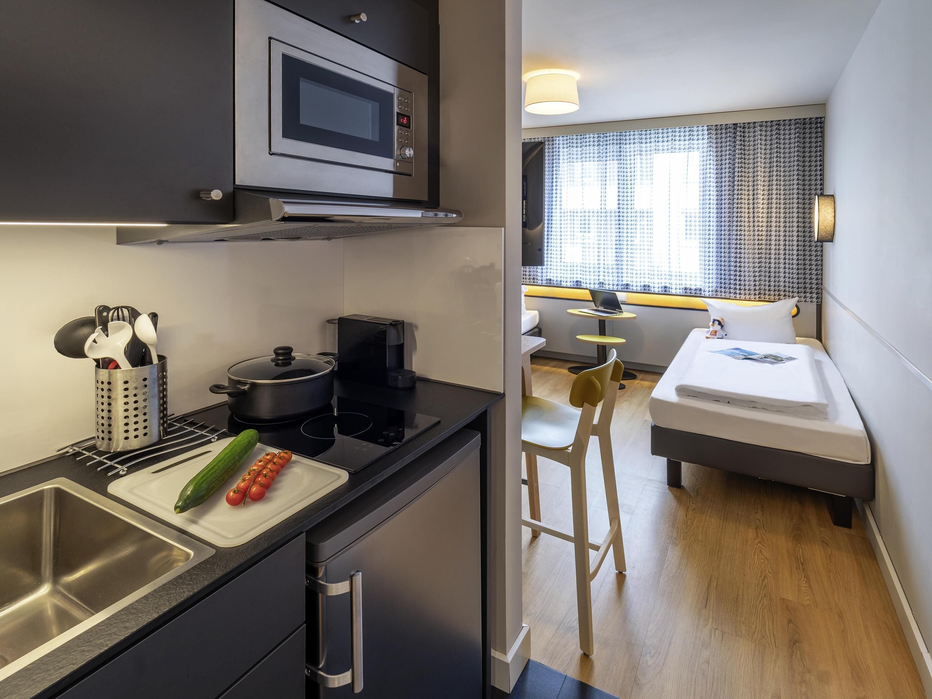 Literie hypoallergénique, coffres-forts dans les chambres, bureau