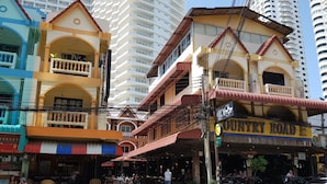 Exterior - Ons Moeder Restaurant Guesthouse - 6 50 Meters to the Beach (Pattaya)