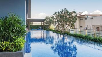 Kolam renang outdoor