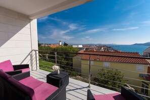 Appartement, 2 chambres, fumeur, balcon | Restauration