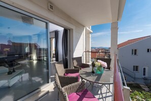 Outdoor dining - In Center Near the Marina and Beach With Amazing View (Tribunj)