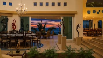 Villa, Multiple Bedrooms, Private Pool, Garden View | Dining room