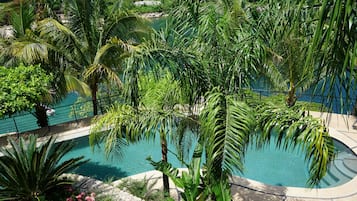 Villa, varias habitaciones, alberca privada, vista al jardín | Jardín