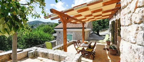 Maison, 1 chambre, fumeurs, terrasse | Restauration extérieure