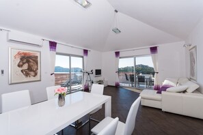 Ferienhaus, 4 Schlafzimmer, Raucher, Balkon | Speisen