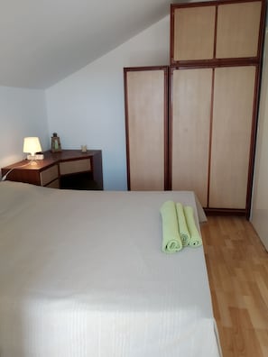 Apartment, 1 Bedroom, Smoking, Balcony | Bathroom