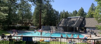 Hospitality Suite Studio (no kitchen), Seasonal Community Pool / jacuzzi