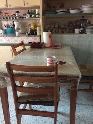 Shared Dormitory, 1 Bedroom, Smoking, Balcony | Dining room