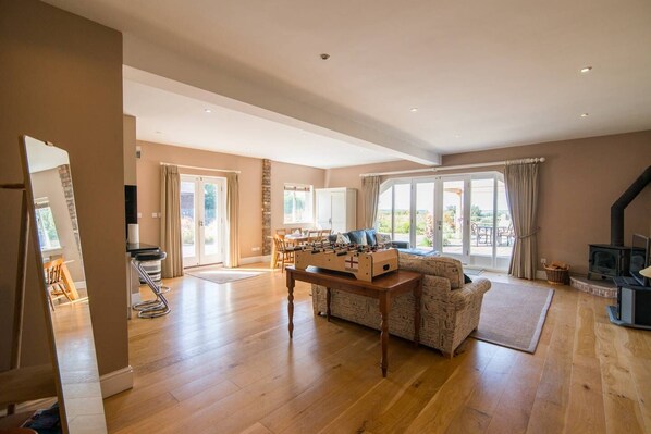 House, 2 Bedrooms, Accessible, Patio | Living room