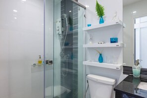 Condo, 1 Bedroom, Smoking, Balcony | Bathroom