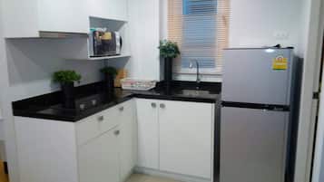 Room, Balcony, Mountain View | Private kitchen