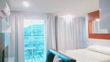 Kamar, balkon, pemandangan gunung