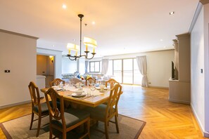 Apartment, 2 Bedrooms, Accessible, Balcony | Dining
