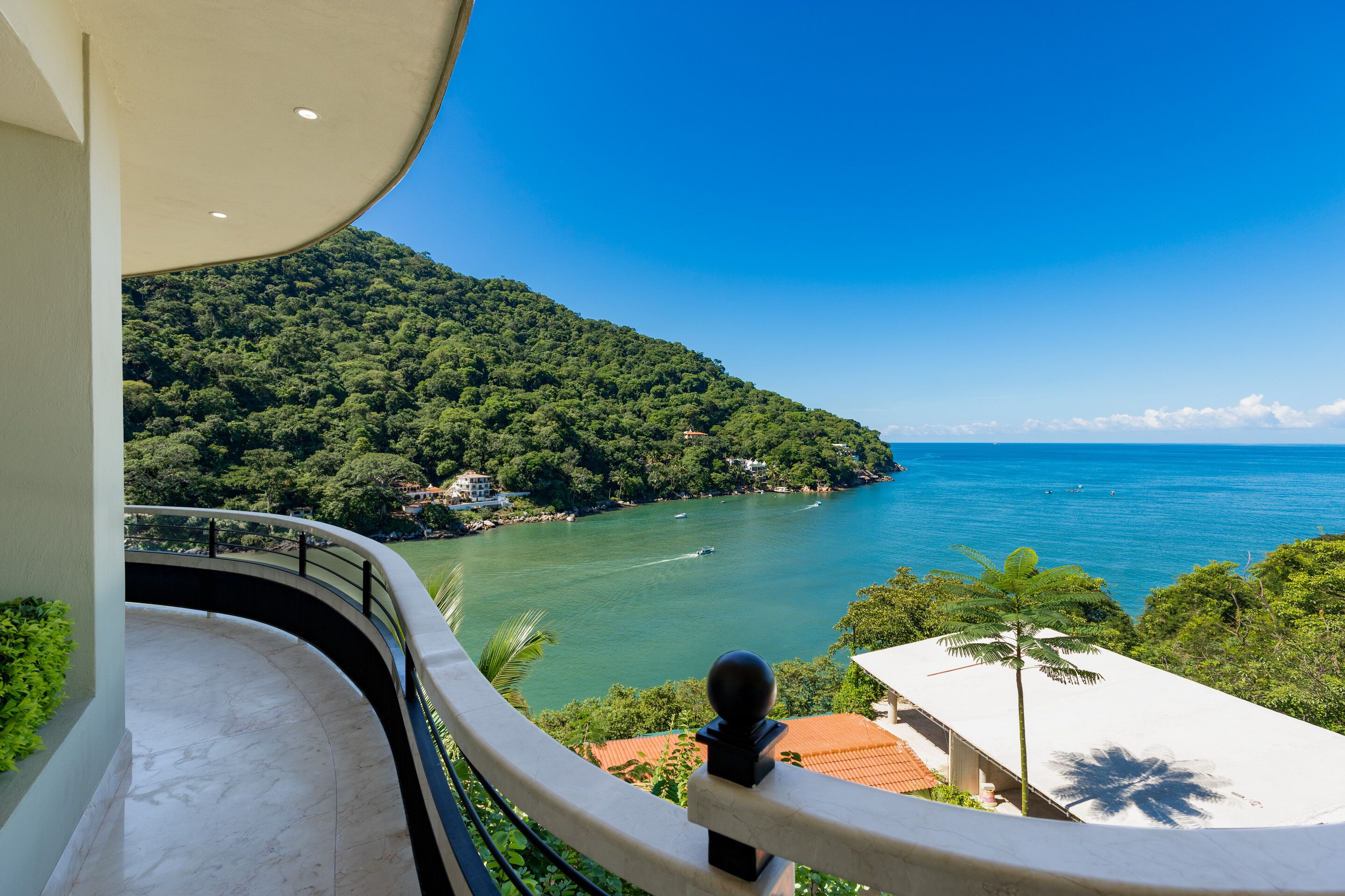 Photo - Luxury Beach Frontage Villa For Rent