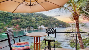 Villa, varias habitaciones, con acceso para personas discapacitadas, para fumadores | Restaurante al aire libre
