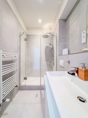 Badewanne, Haartrockner