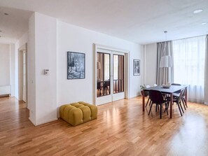 Interior - Bright and Modern 3-Bedroom Apartment in Old Town (Prague 1)