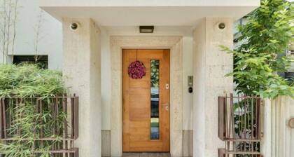 Shangri La Rooms - Adults Only