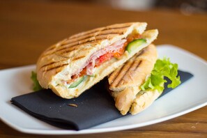 Free daily buffet breakfast - Shangri La Rooms - Adults Only (Ljubljana)