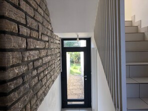 Studio, Multiple Bedrooms, Balcony, Garden View | Property entrance - No5 Studio With Garden View (Pakostane)