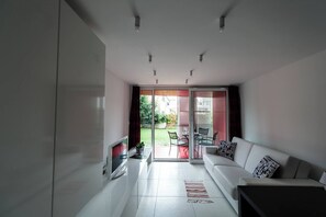 Living area - No5 Studio With Garden View (Pakostane)