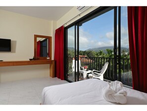 4 bedrooms - Pool Access Hotel Near Fitness Street soi Ta Iad (Chalong)