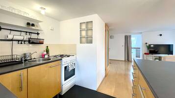 Fridge, cookware/dishes/utensils, spices