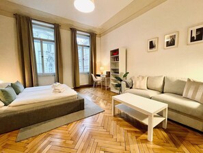 TV - The BEST place in Prague - Old Town (Prague 1)