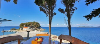 Apartment Located Directly on the Seaside, With Stunning Views and Seasight