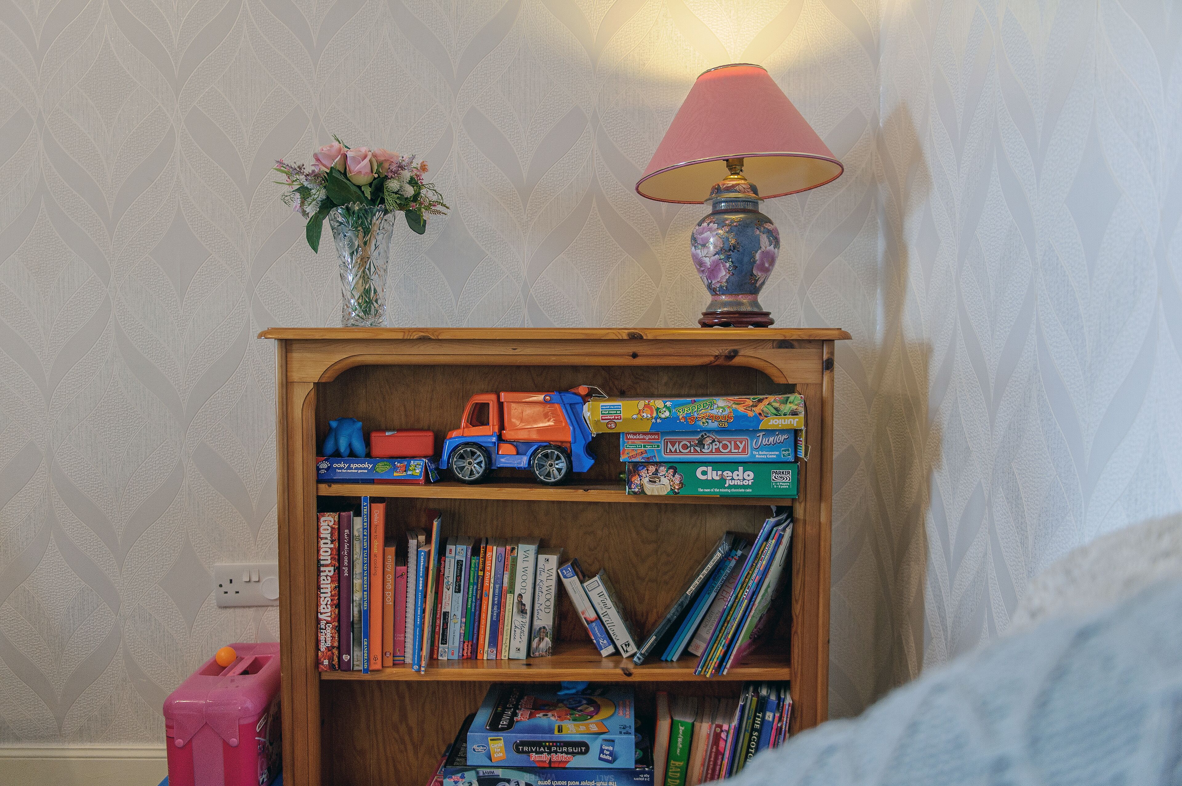 Hus - 2 sovrum - uteplats - utsikt mot trädgården | Interiör