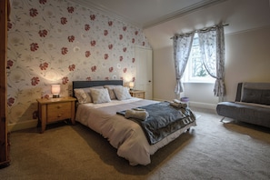 House, 2 Bedrooms, Patio, Garden View | 3 bedrooms, iron/ironing board, travel cot, free WiFi - Charming Townhouse On North Coast 500 Route, Wick (Wick)