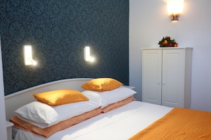 1 bedroom, iron/ironing board, travel cot, bed sheets