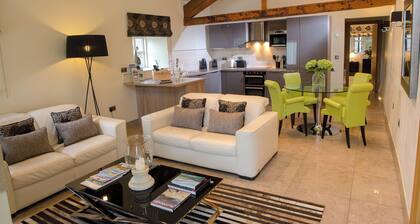 "contemporary Barn Conversion in Stunning Setting"