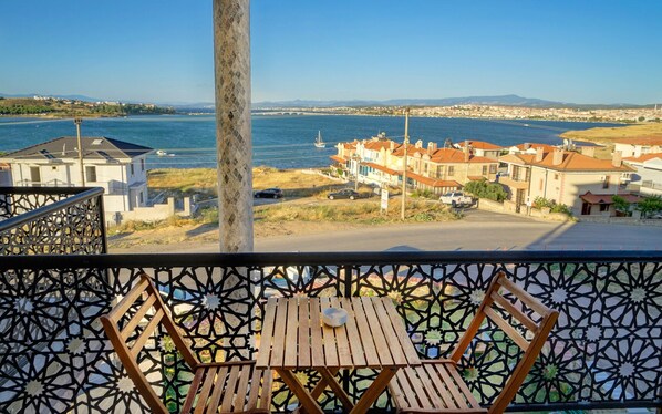 Habitación estándar, vista al mar | Ropa de cama de alta calidad, minibar y wifi gratis