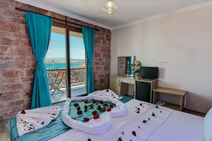 Standard Room, 1 Bedroom, Balcony, Sea View - Cunda Bal Konak (Ayvalik)
