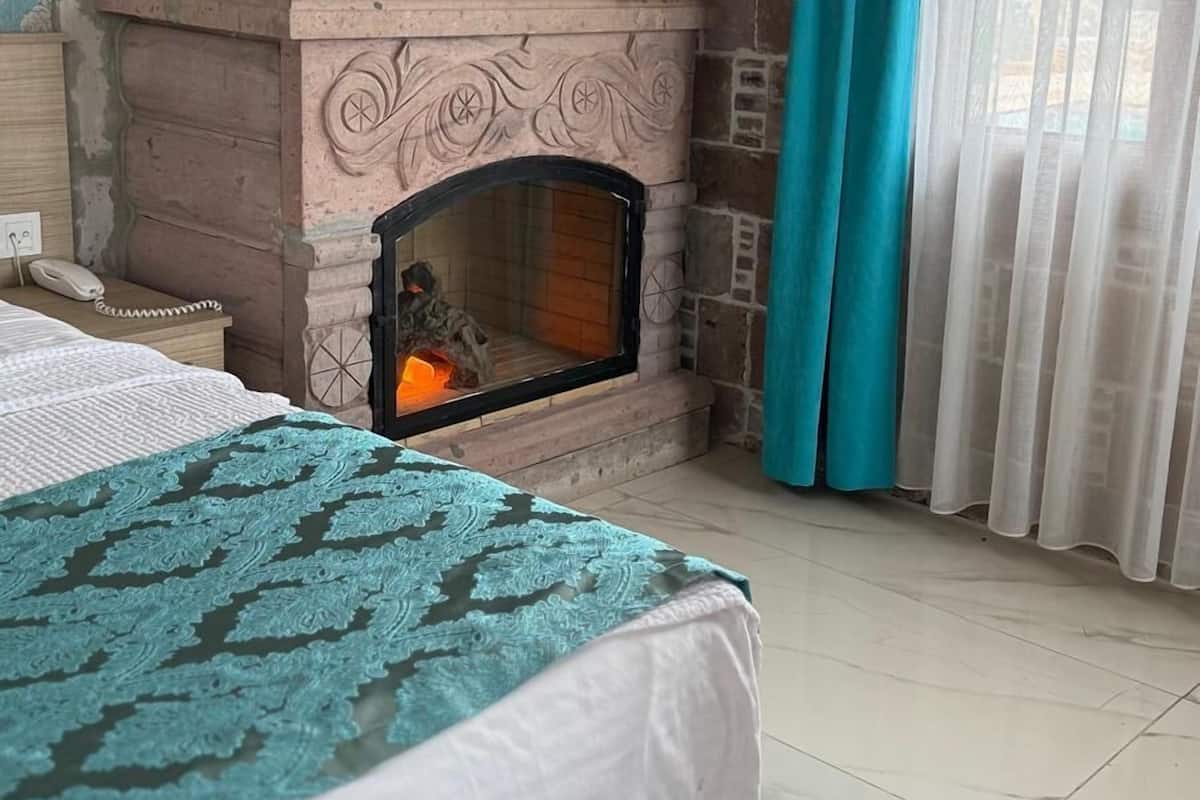 Comfort Room, 1 Queen Bed, Sea View | Premium bedding, minibar, free WiFi